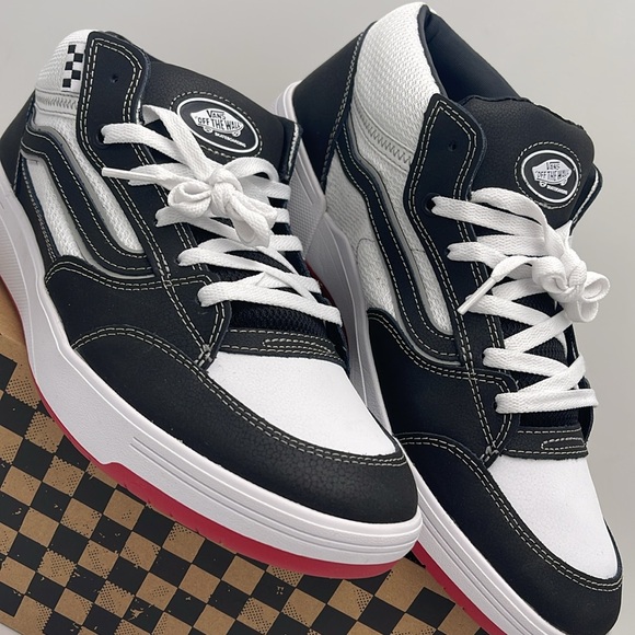 Vans Men’s Zahba Mid Black/White/Red
VN000CBSBWT Sneakers - Picture 6 of 16